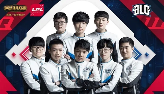 万名球迷齐 万名球迷齐