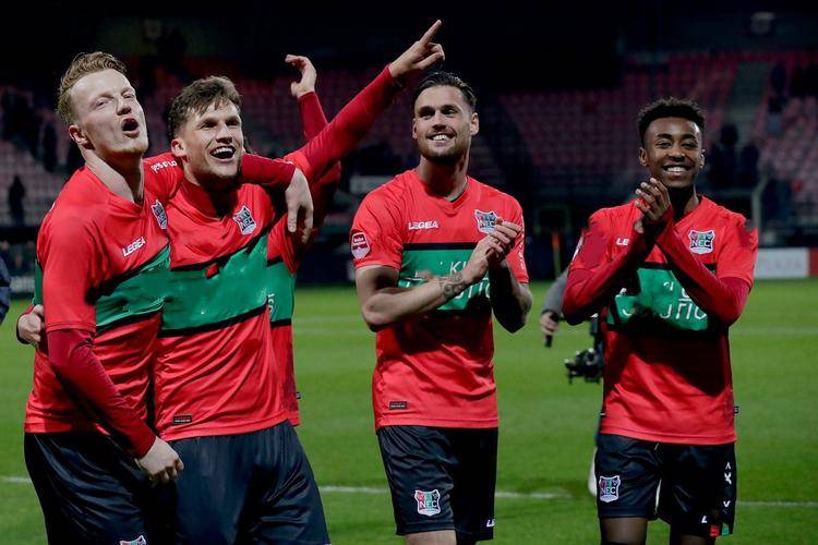 速引发了球 速引发了球