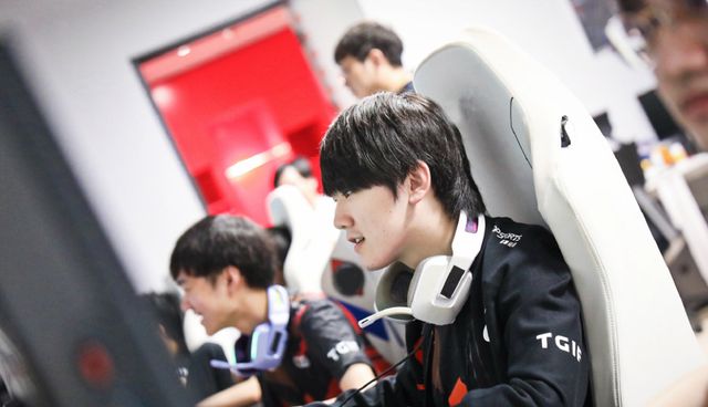 谁能笑到最 谁能笑到最