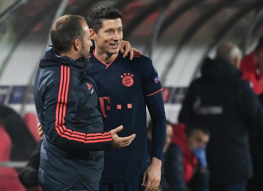 年仅二十出 年仅二十出