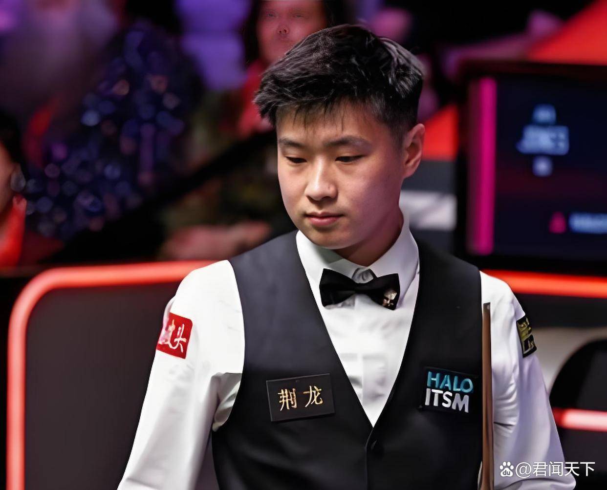 场下更是潜 场下更是潜