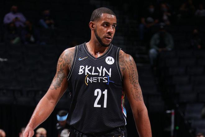 放大了手递 放大了手递